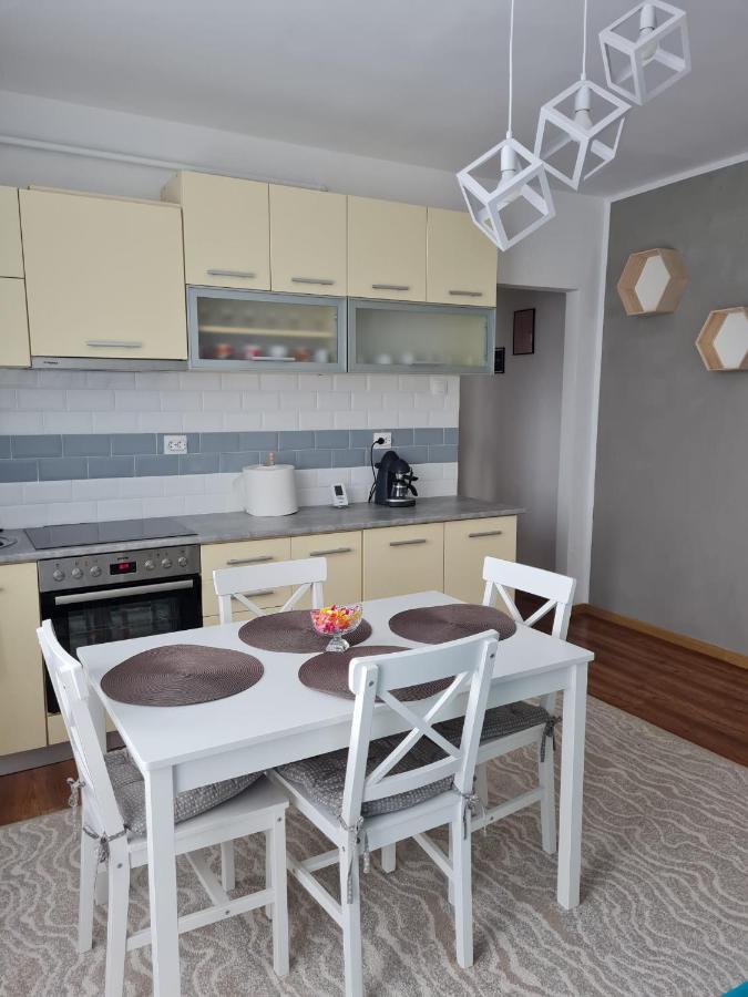 Dddd Apartament Cavnic Luaran gambar